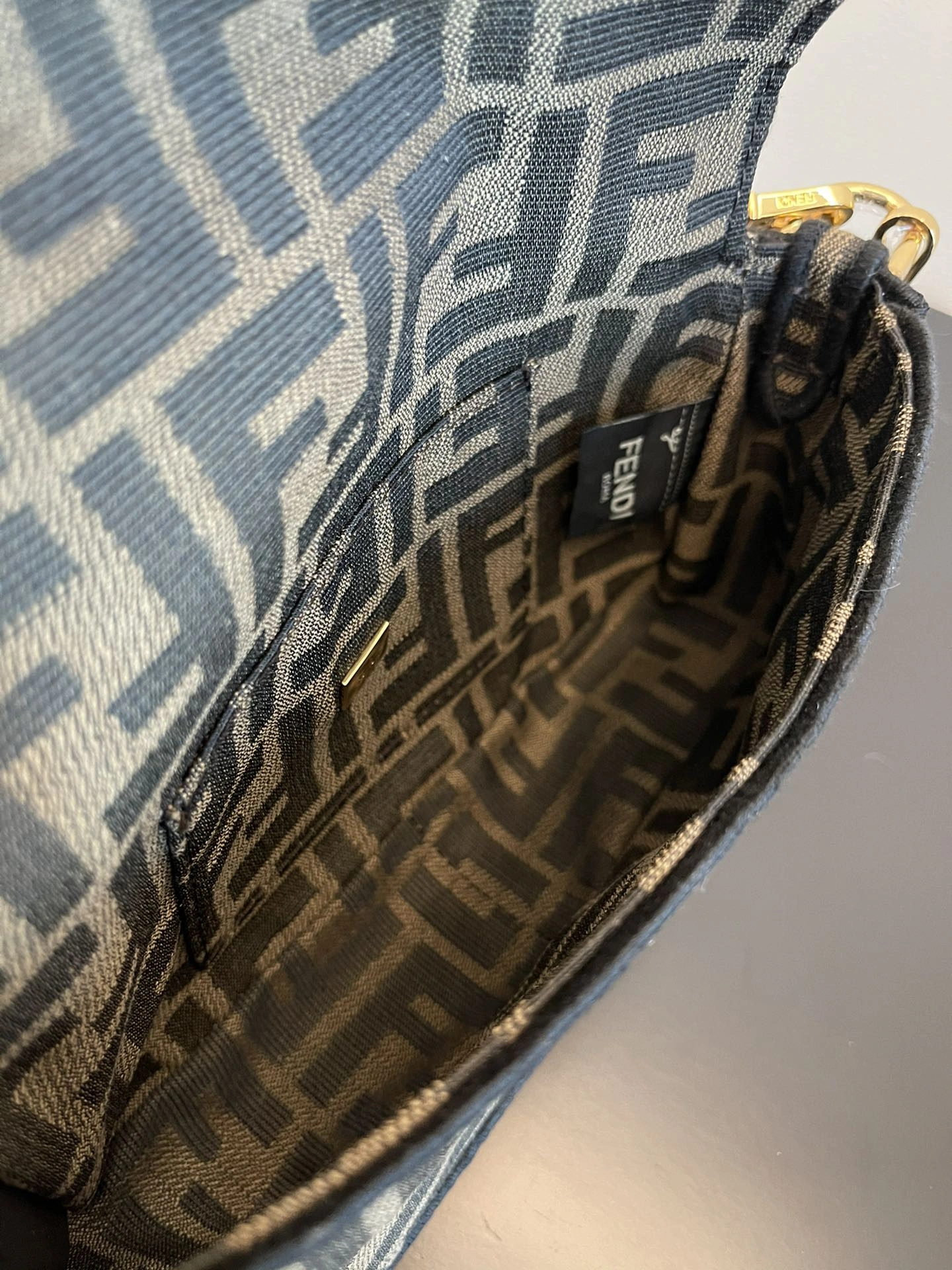 Fendi Satchel Bags Versatile 76783