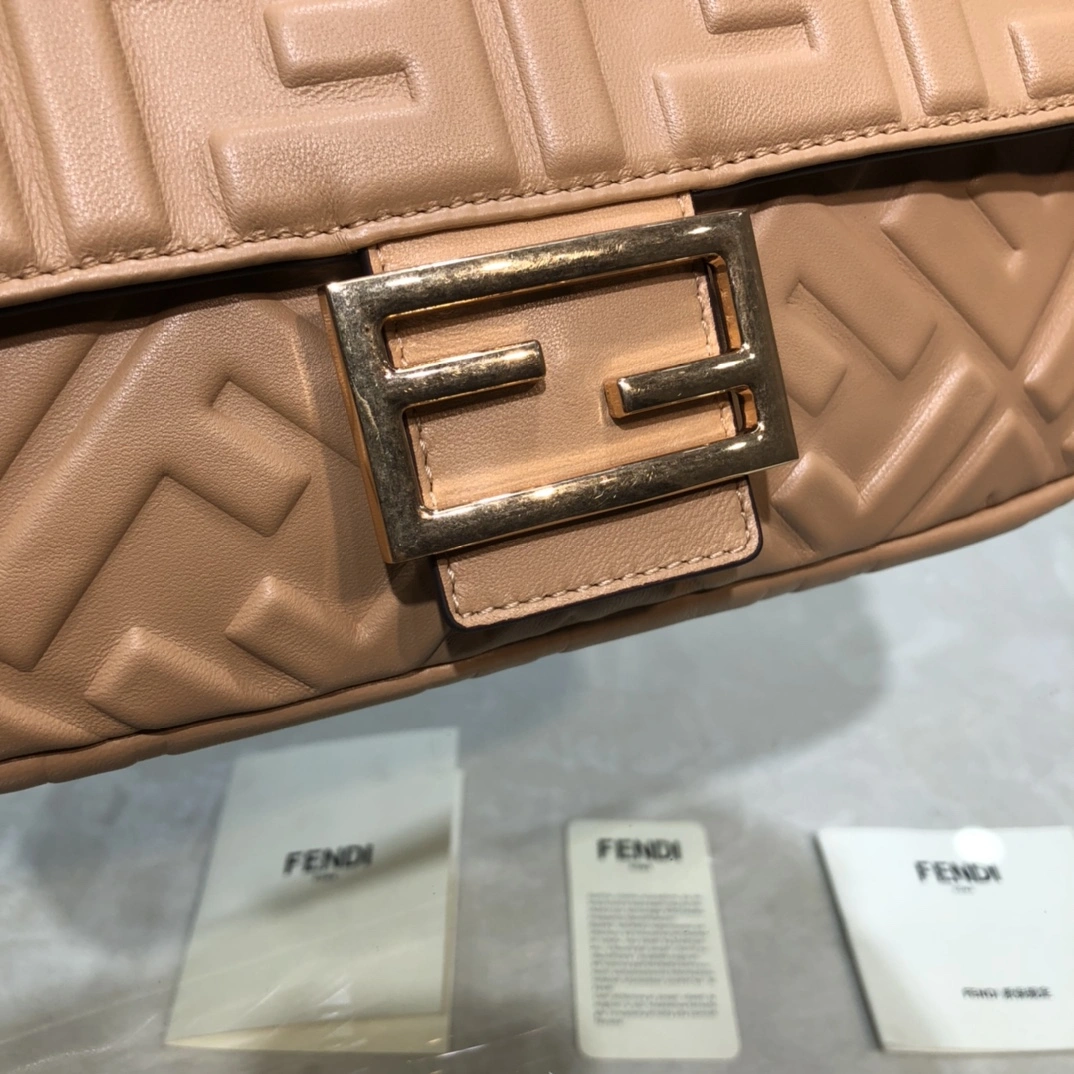 WellDesigned Fendi Satchel Bags 76775