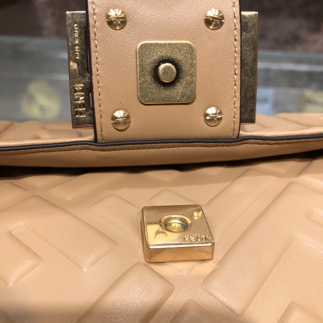 WellDesigned Fendi Satchel Bags 76775