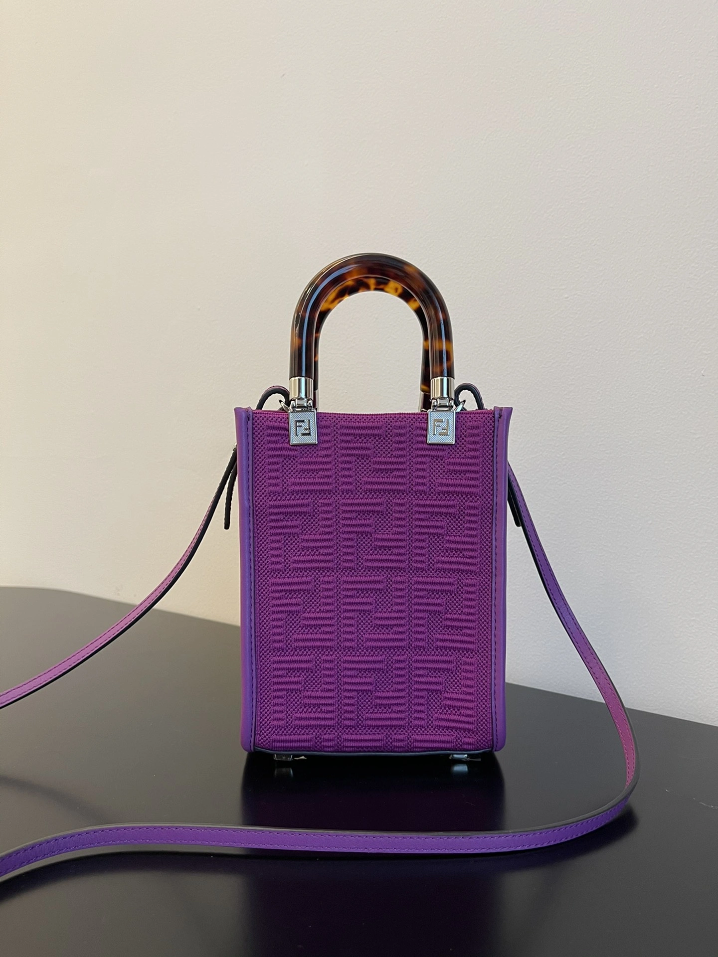 Unisex Fendi Satchel Bags 76739