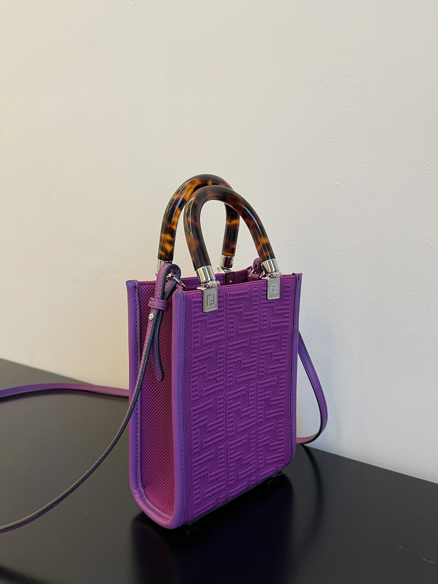 Unisex Fendi Satchel Bags 76739