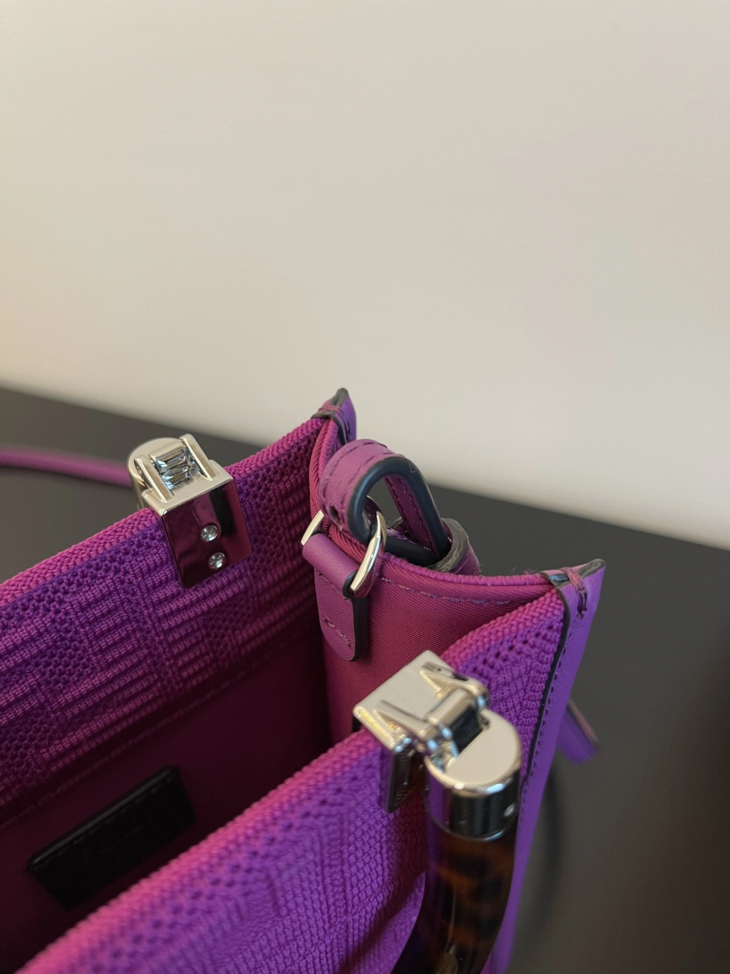 Unisex Fendi Satchel Bags 76739