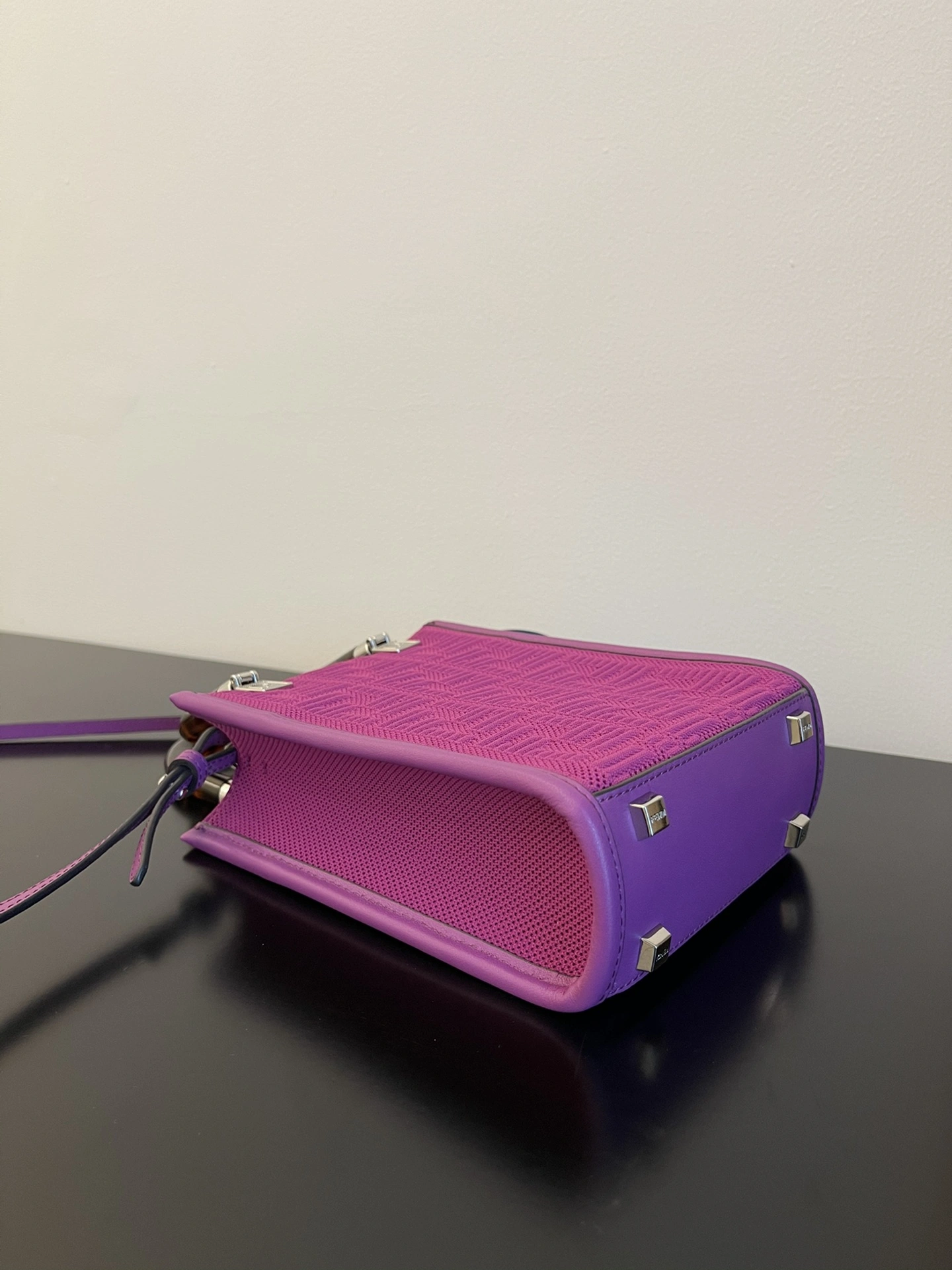 Unisex Fendi Satchel Bags 76739