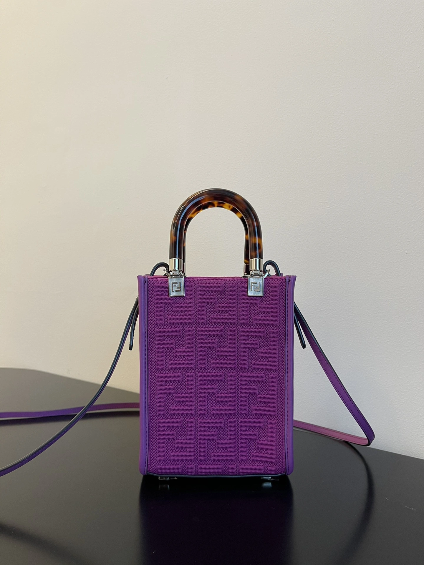 Unisex Fendi Satchel Bags 76739