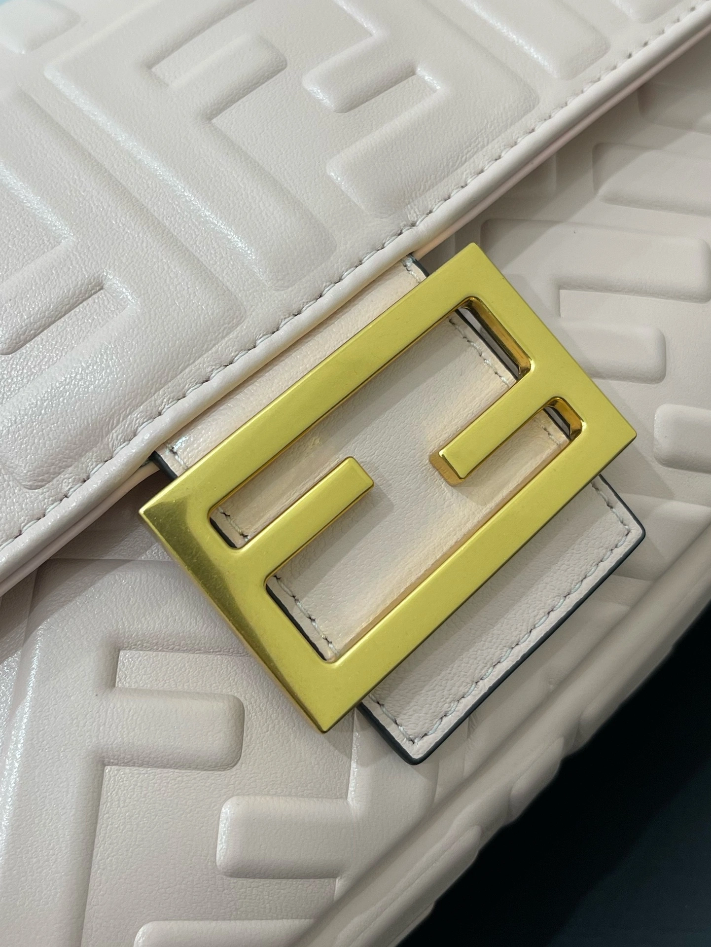 Fendi Satchel Bags Unisex 76740