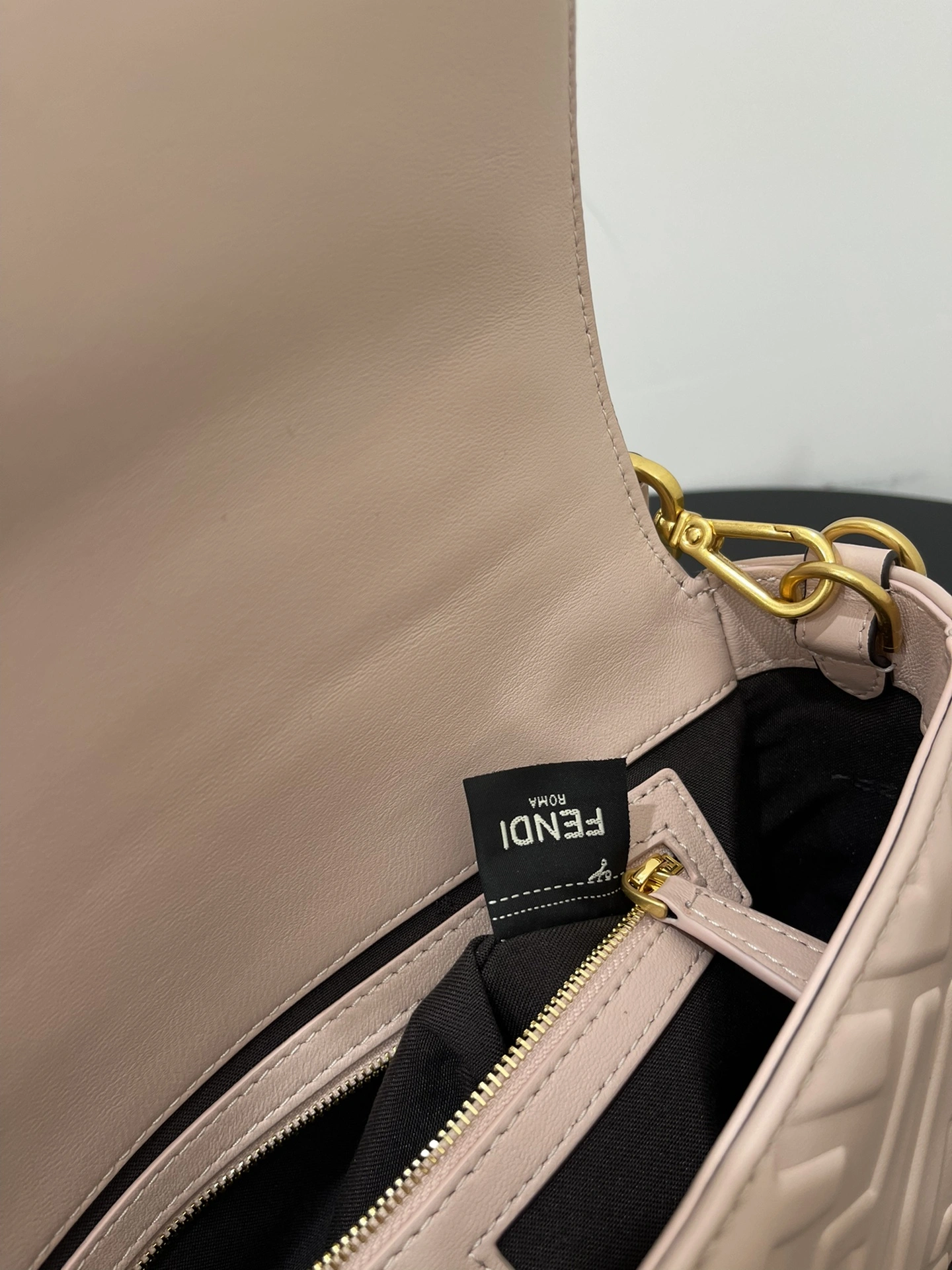 Fendi Satchel Bags Unisex 76740