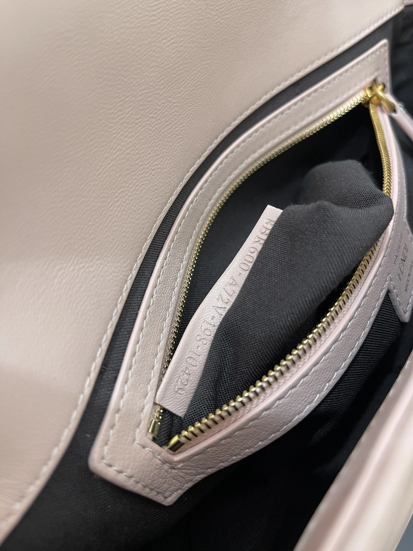 Fendi Satchel Bags Unisex 76740