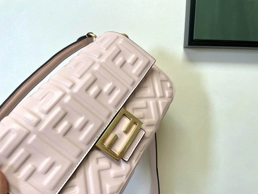 Fendi Satchel Bags Minimalist 76761