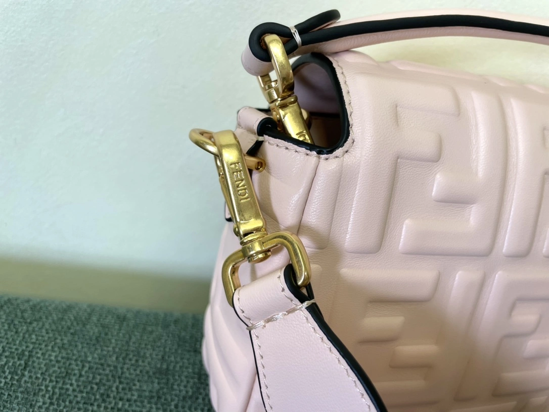 Fendi Satchel Bags Minimalist 76761