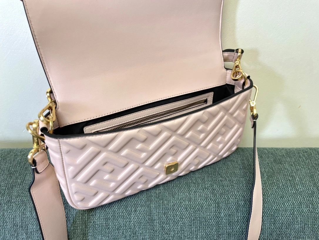 Fendi Satchel Bags Minimalist 76761