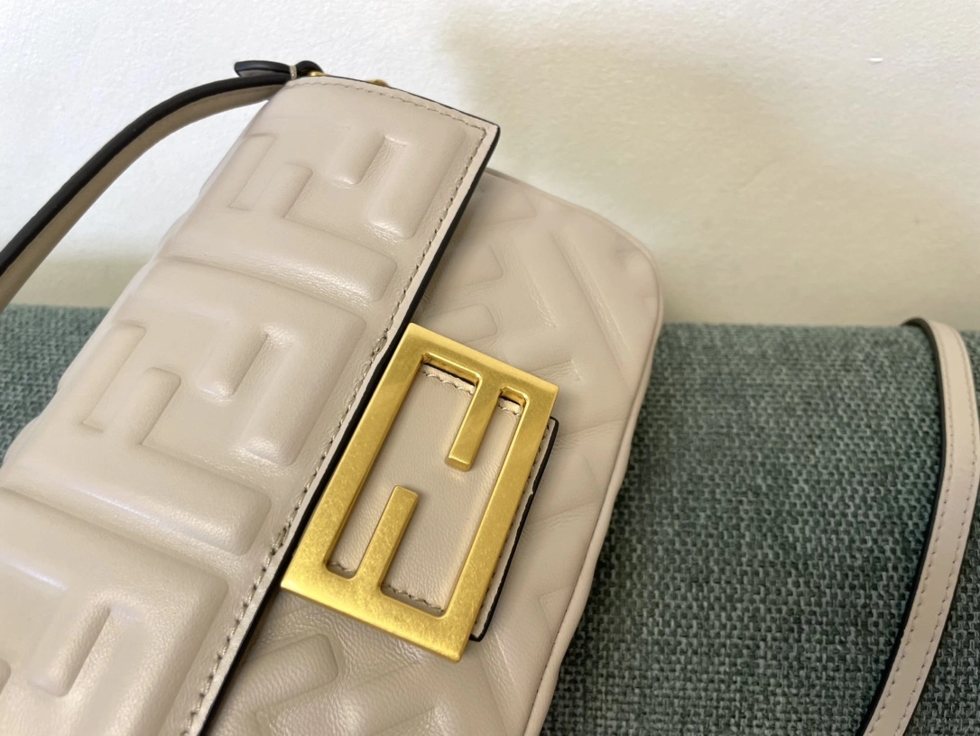 Fendi Satchel Bags Trendsetting 76743