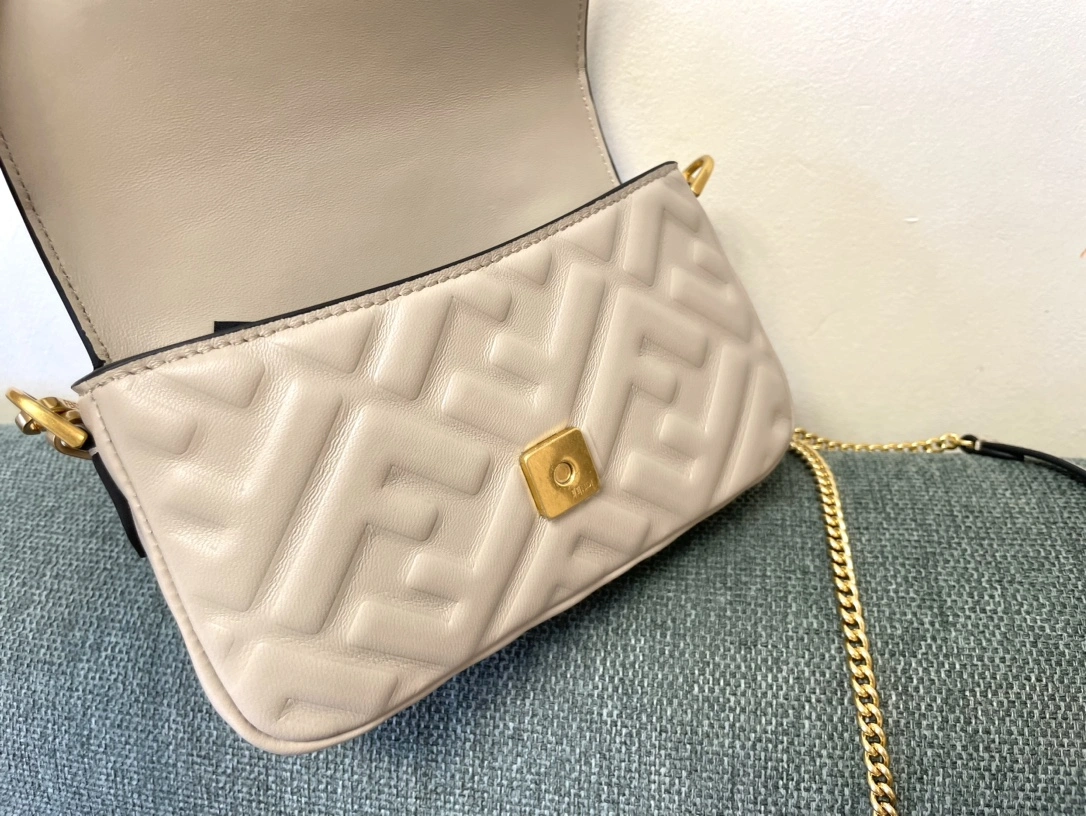 Fendi Satchel Bags Trendsetting 76743
