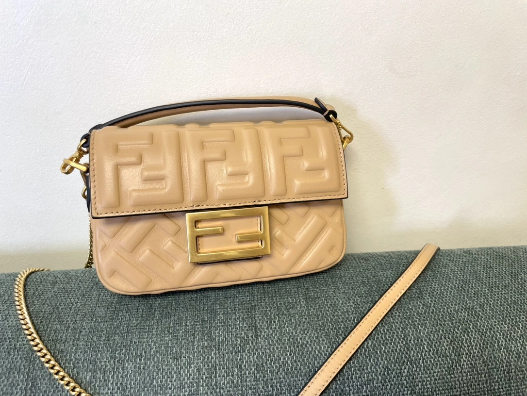 Fendi Satchel Bags Colorful 76751