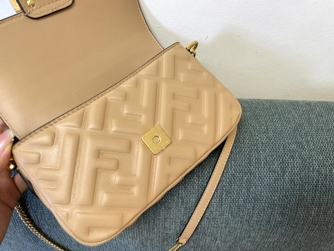 Fendi Satchel Bags Colorful 76751