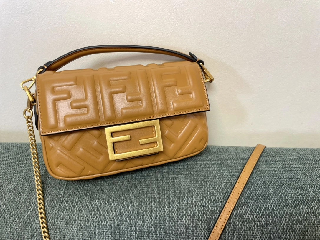 Fendi Satchel Bags Fashionable 76737