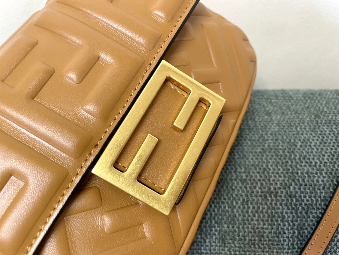 Fendi Satchel Bags Fashionable 76737