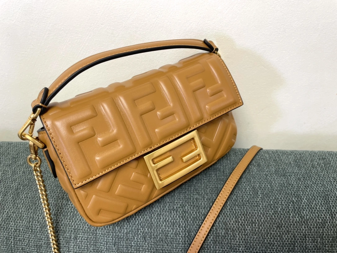 Fendi Satchel Bags Fashionable 76737