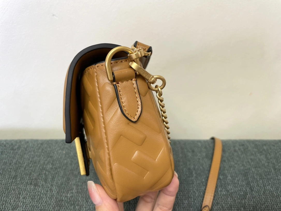 Fendi Satchel Bags Fashionable 76737