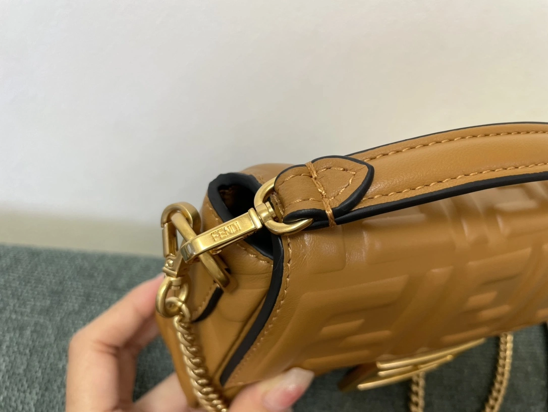 Fendi Satchel Bags Fashionable 76737
