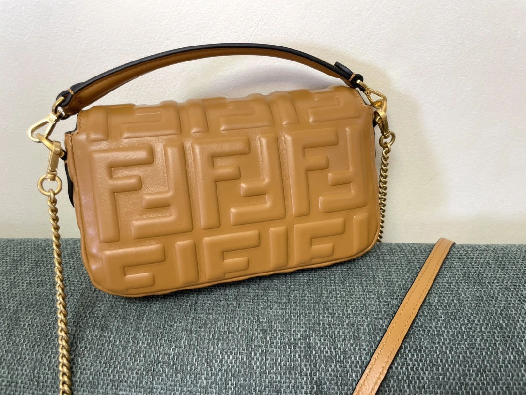 Fendi Satchel Bags Fashionable 76737