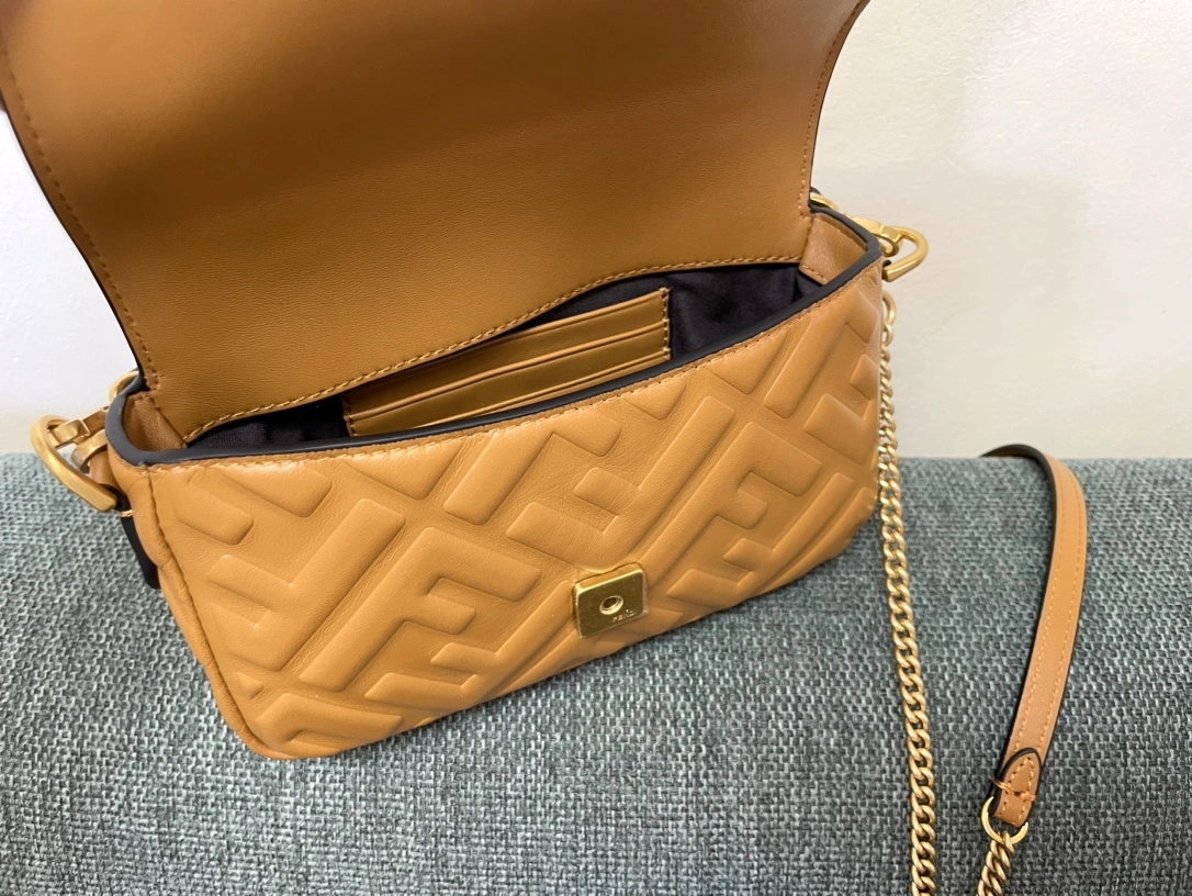 Fendi Satchel Bags Fashionable 76737