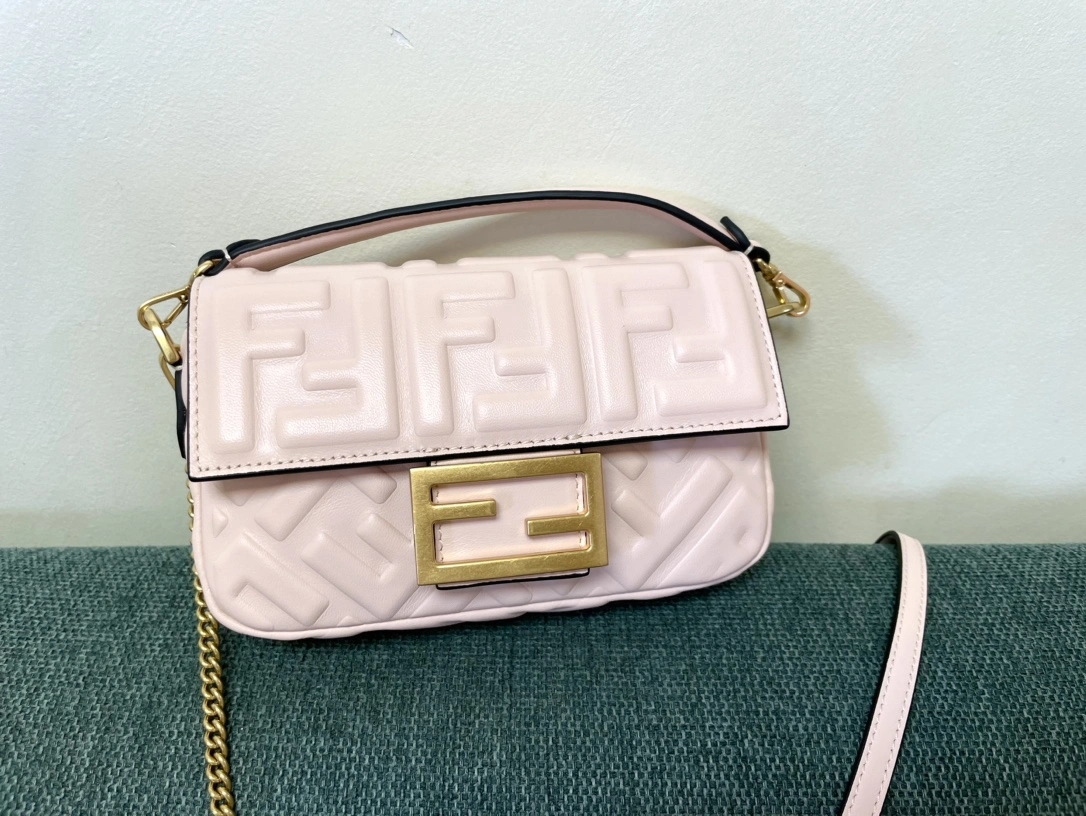 Fendi Satchel Bags TimelessDesign 76747