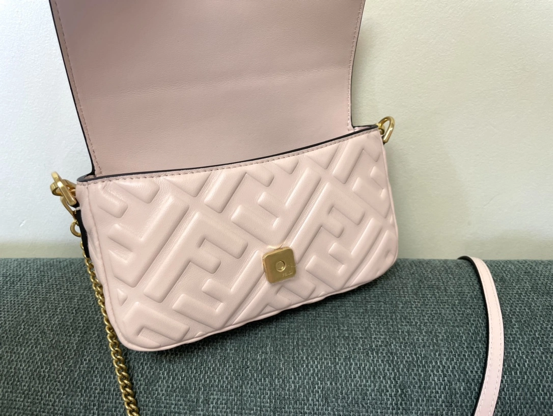 Fendi Satchel Bags TimelessDesign 76747