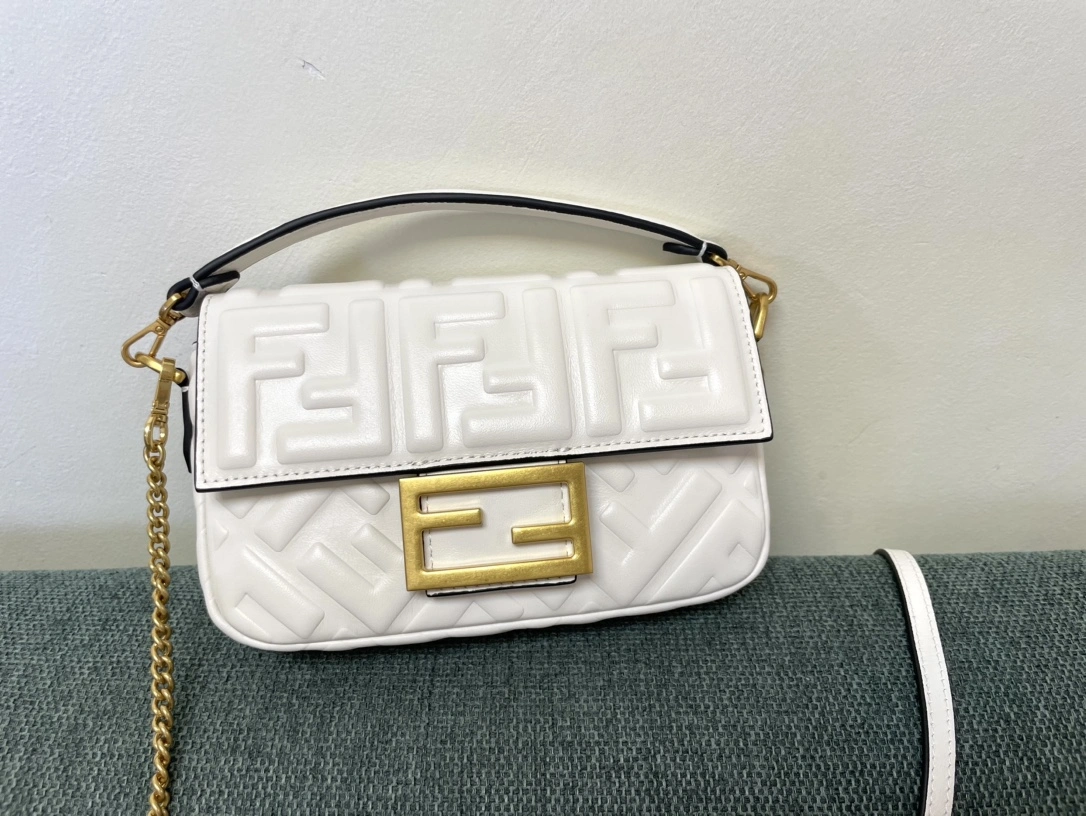 Fendi Satchel Bags Youthful 76750