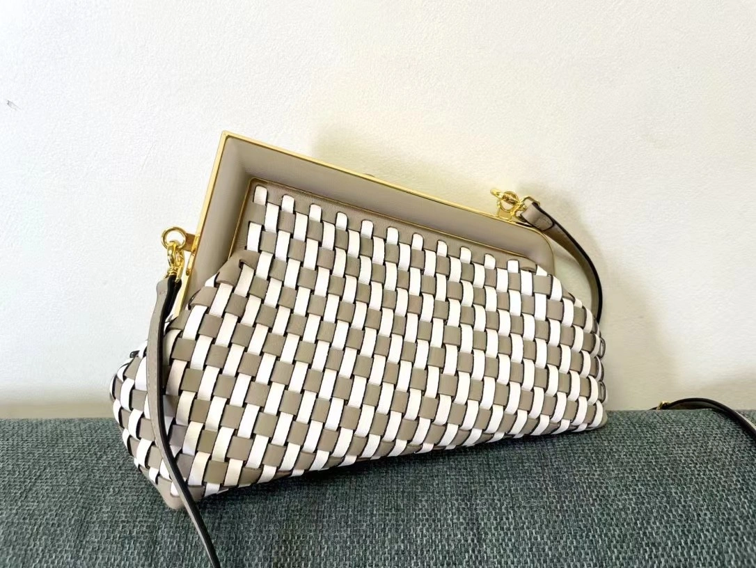 Fendi Satchel Bags Bold 76736