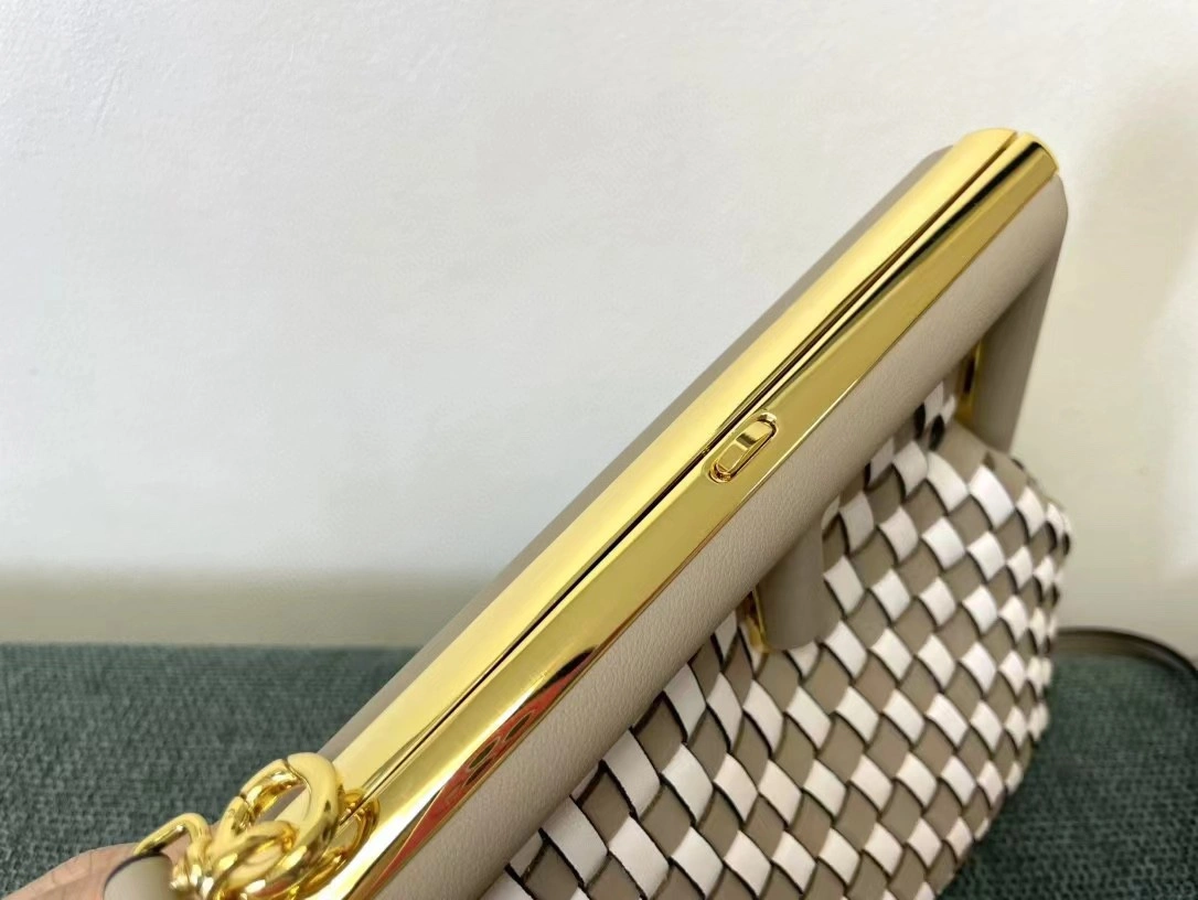 Fendi Satchel Bags Bold 76736