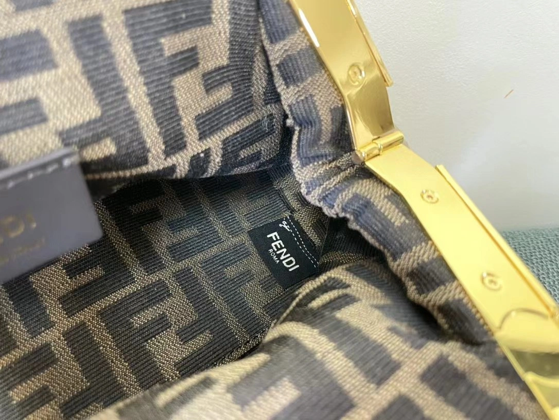 Fendi Satchel Bags Bold 76736