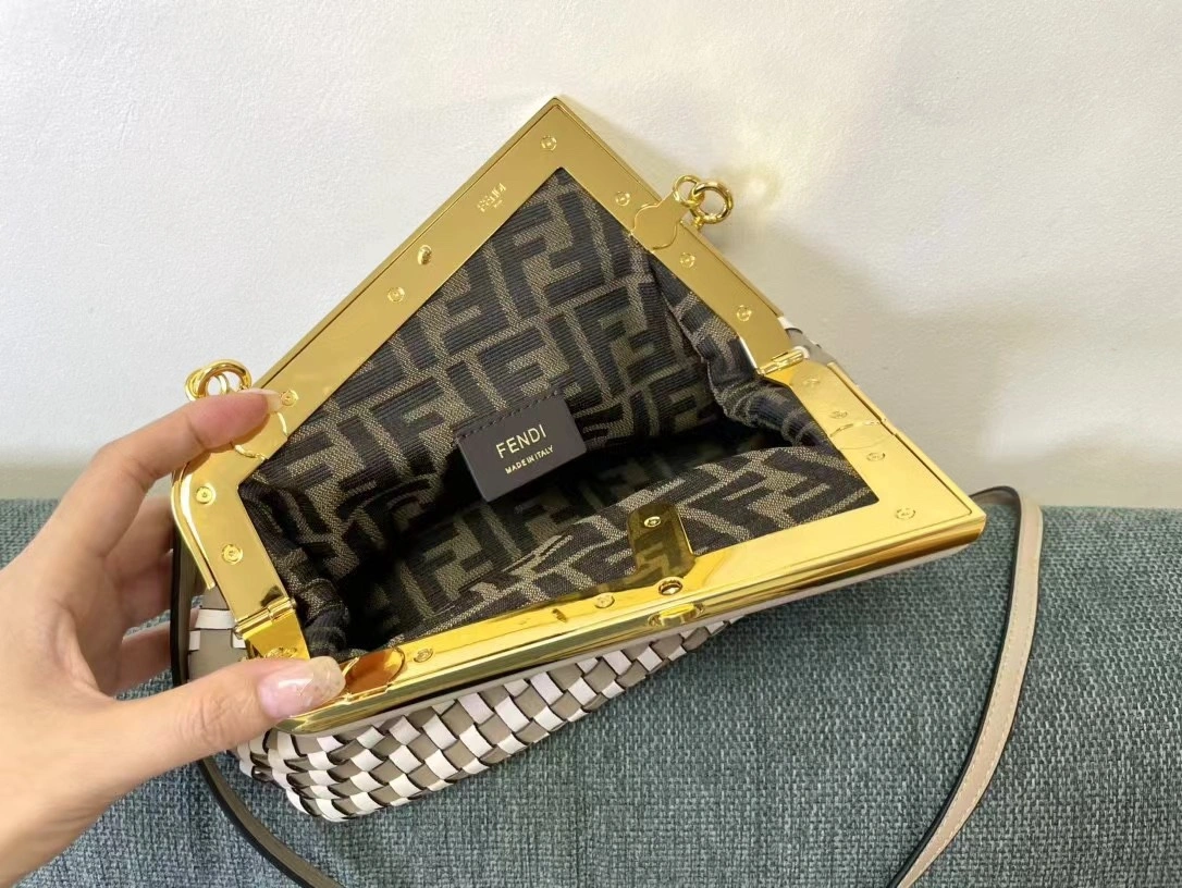Fendi Satchel Bags Bold 76736