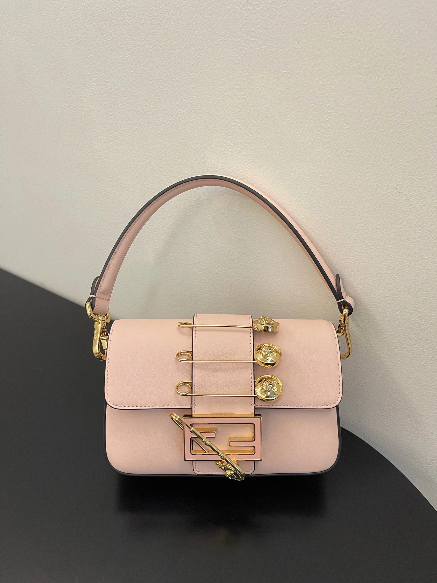 TechFriendly Fendi Satchel Bags 76762