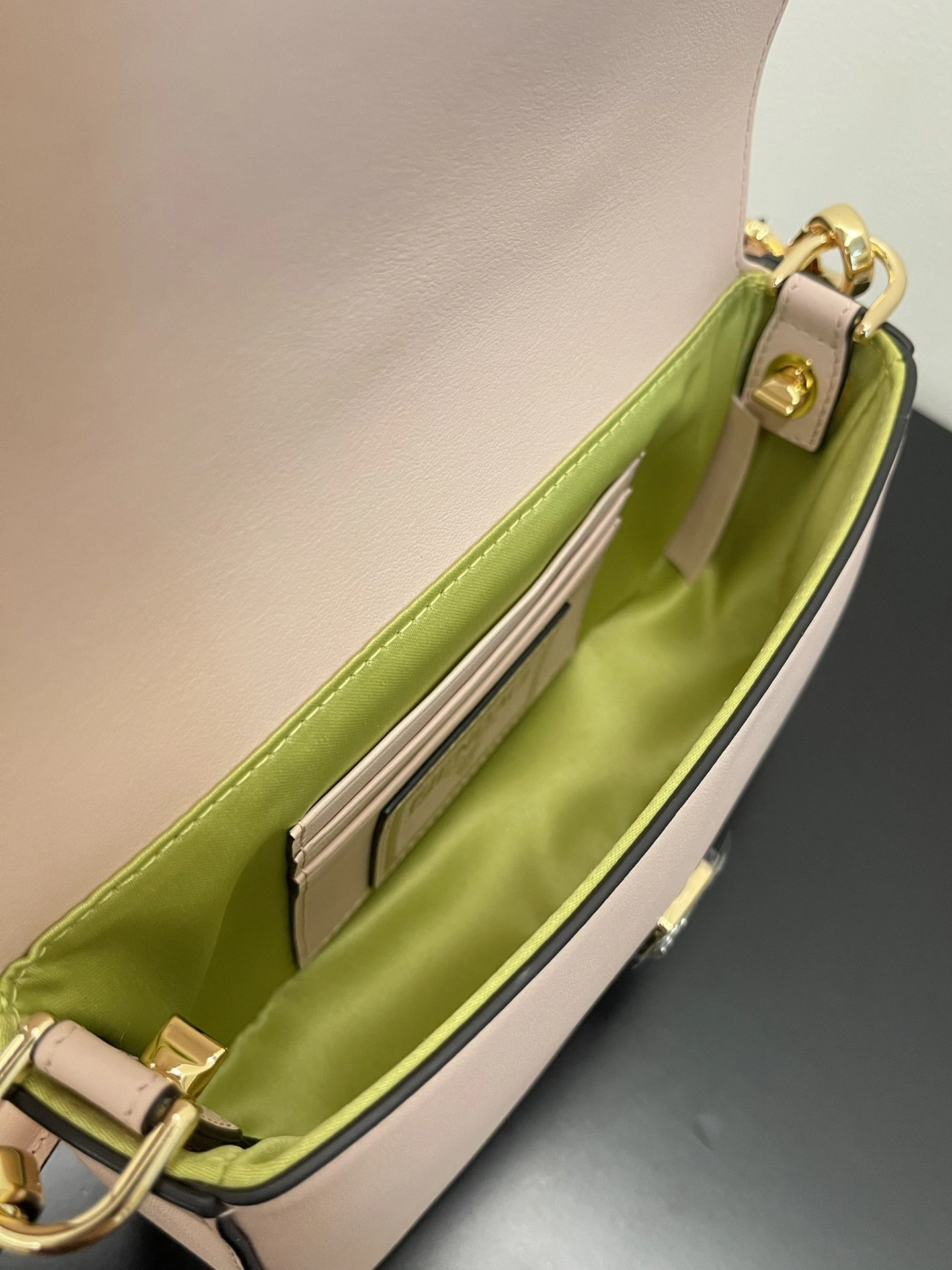 TechFriendly Fendi Satchel Bags 76762