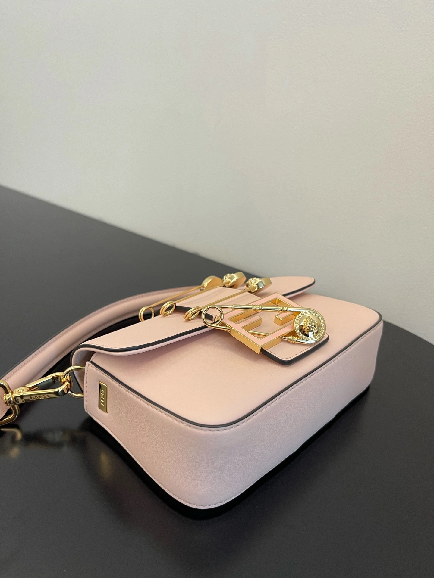 TechFriendly Fendi Satchel Bags 76762