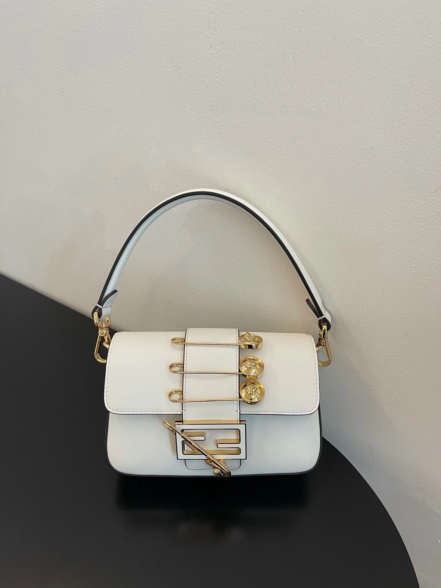 Fendi Satchel Bags Durable 76734