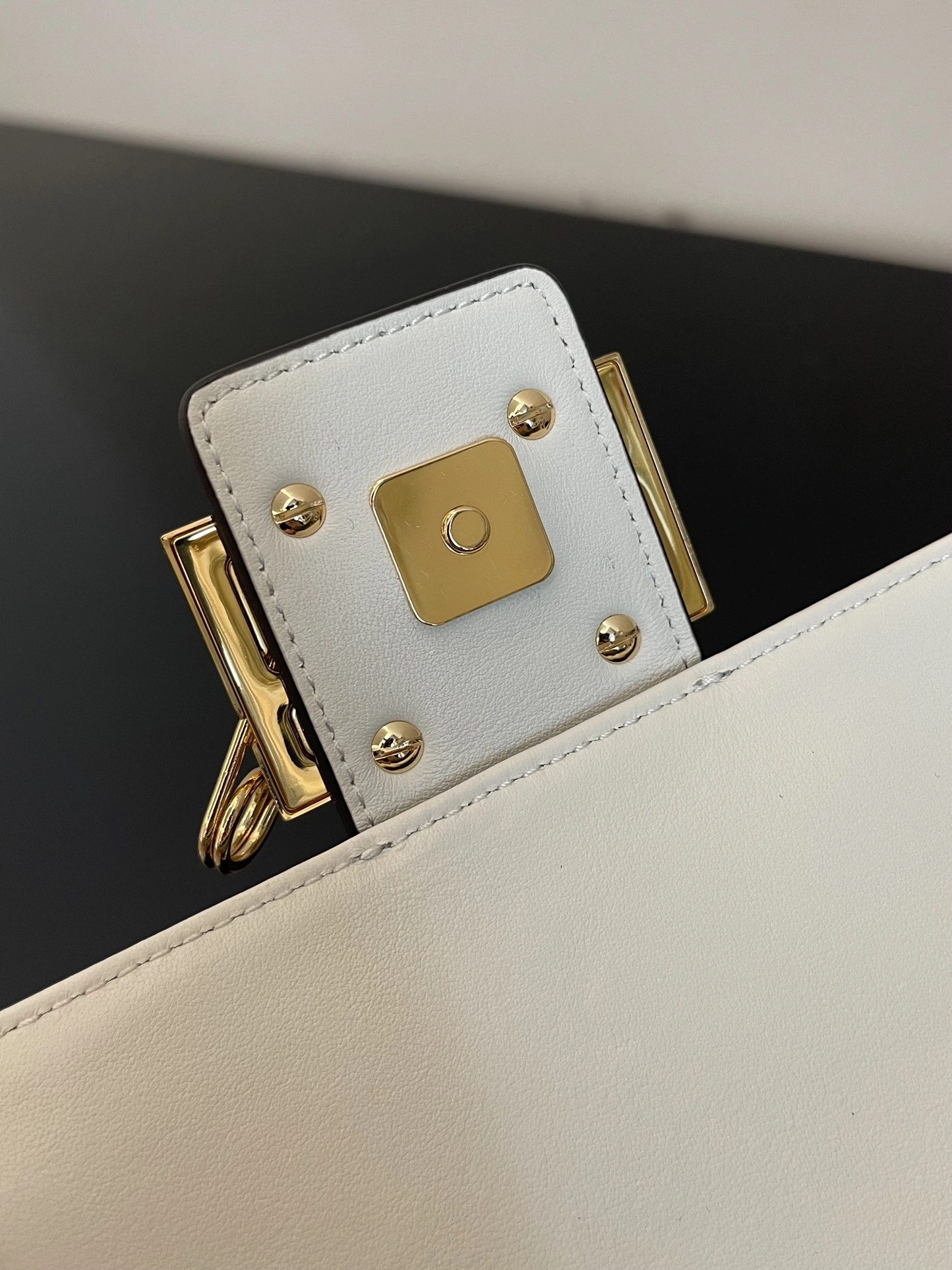 Fendi Satchel Bags Durable 76734