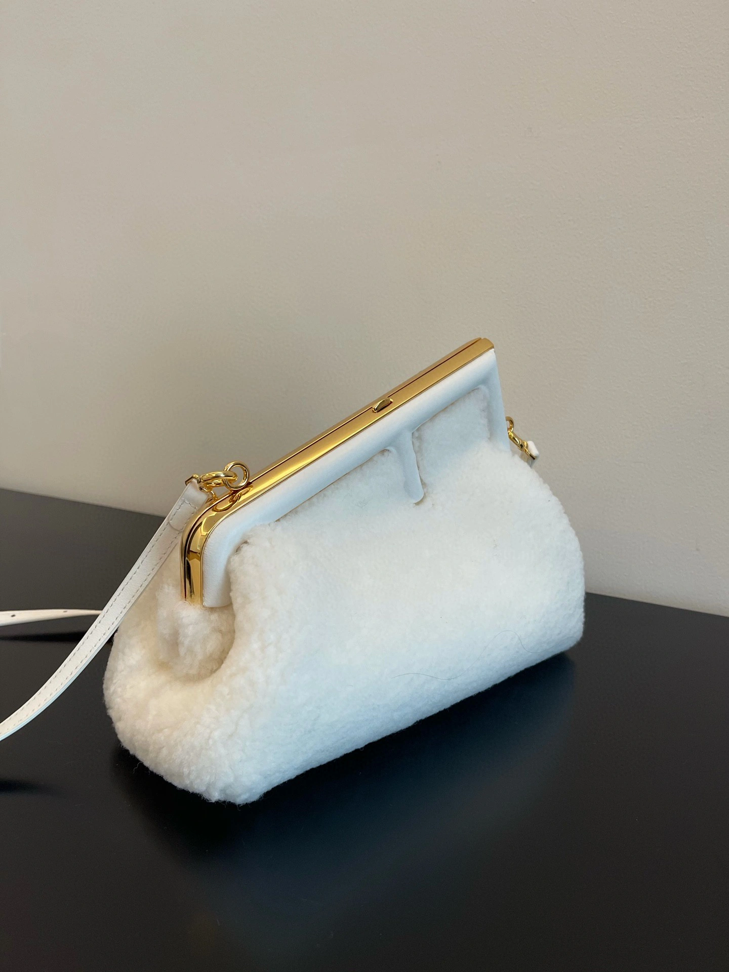 Fendi Satchel Bags SmartChoice 76738