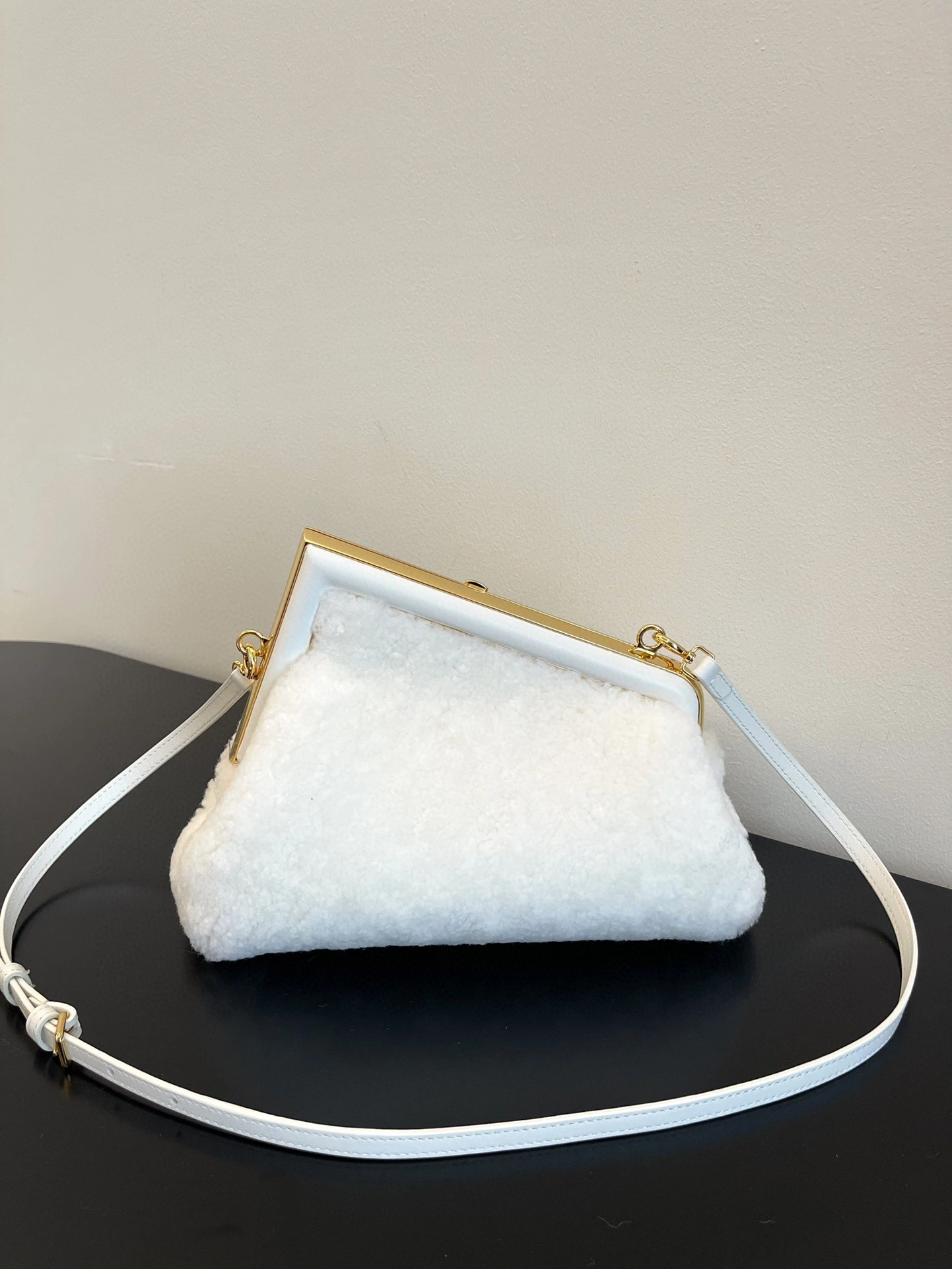 Fendi Satchel Bags SmartChoice 76738