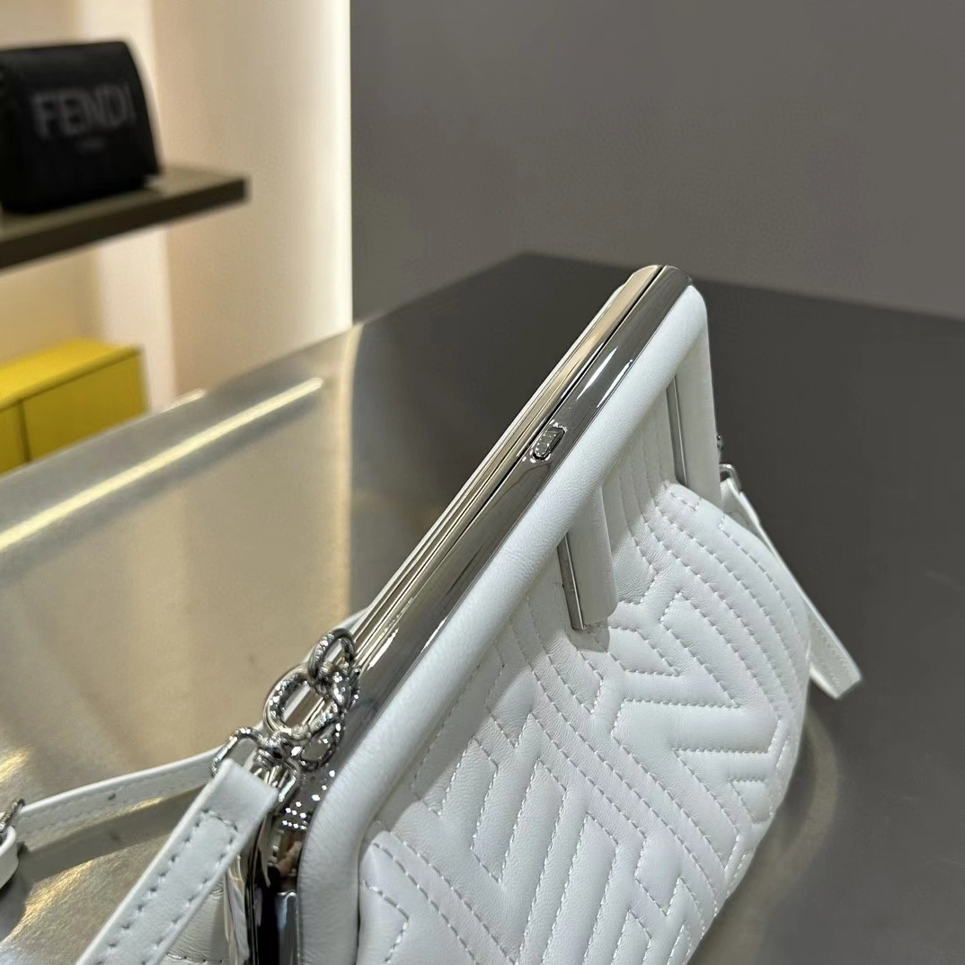 Fendi Satchel Bags Breathable 76735