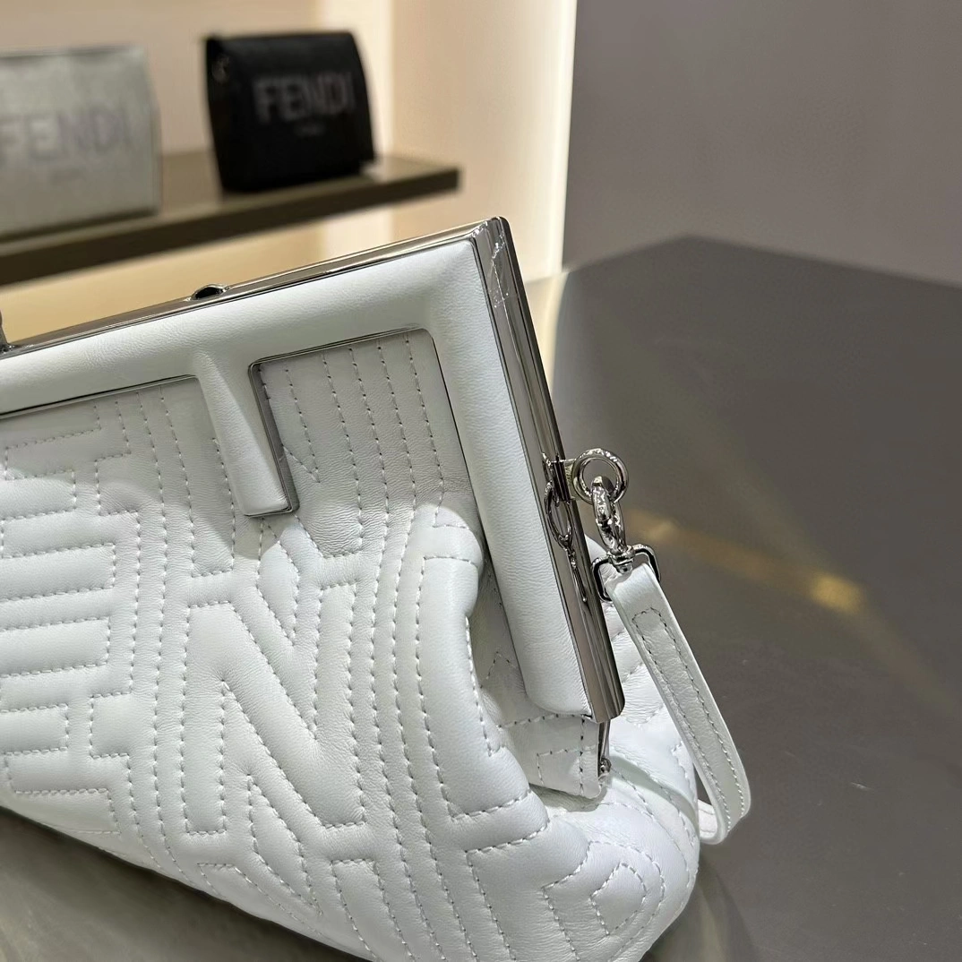 Fendi Satchel Bags Breathable 76735