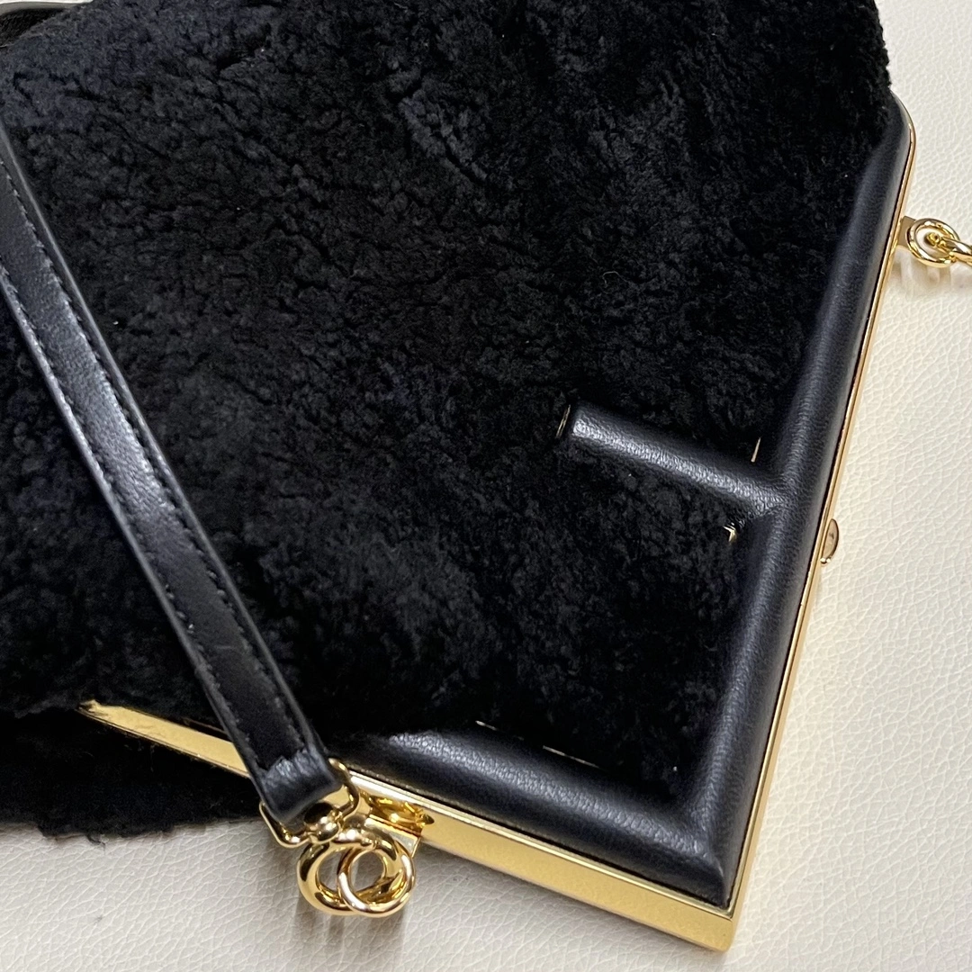 Fendi Satchel Bags WrinkleFree 76730