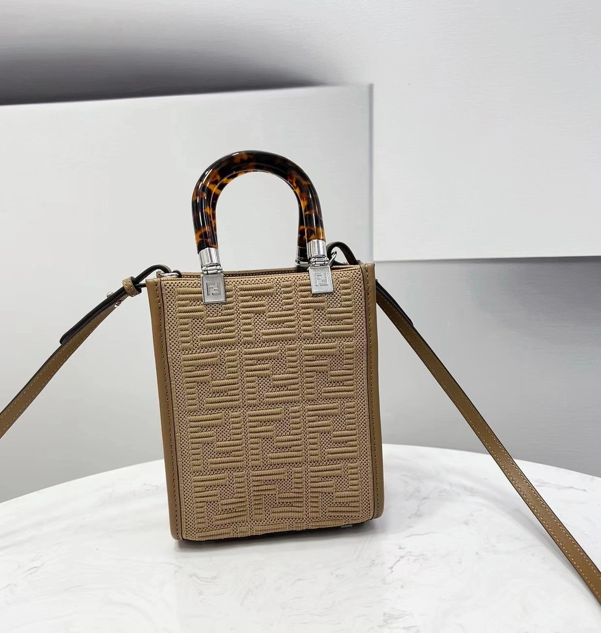 Unisex Fendi Satchel Bags 76729