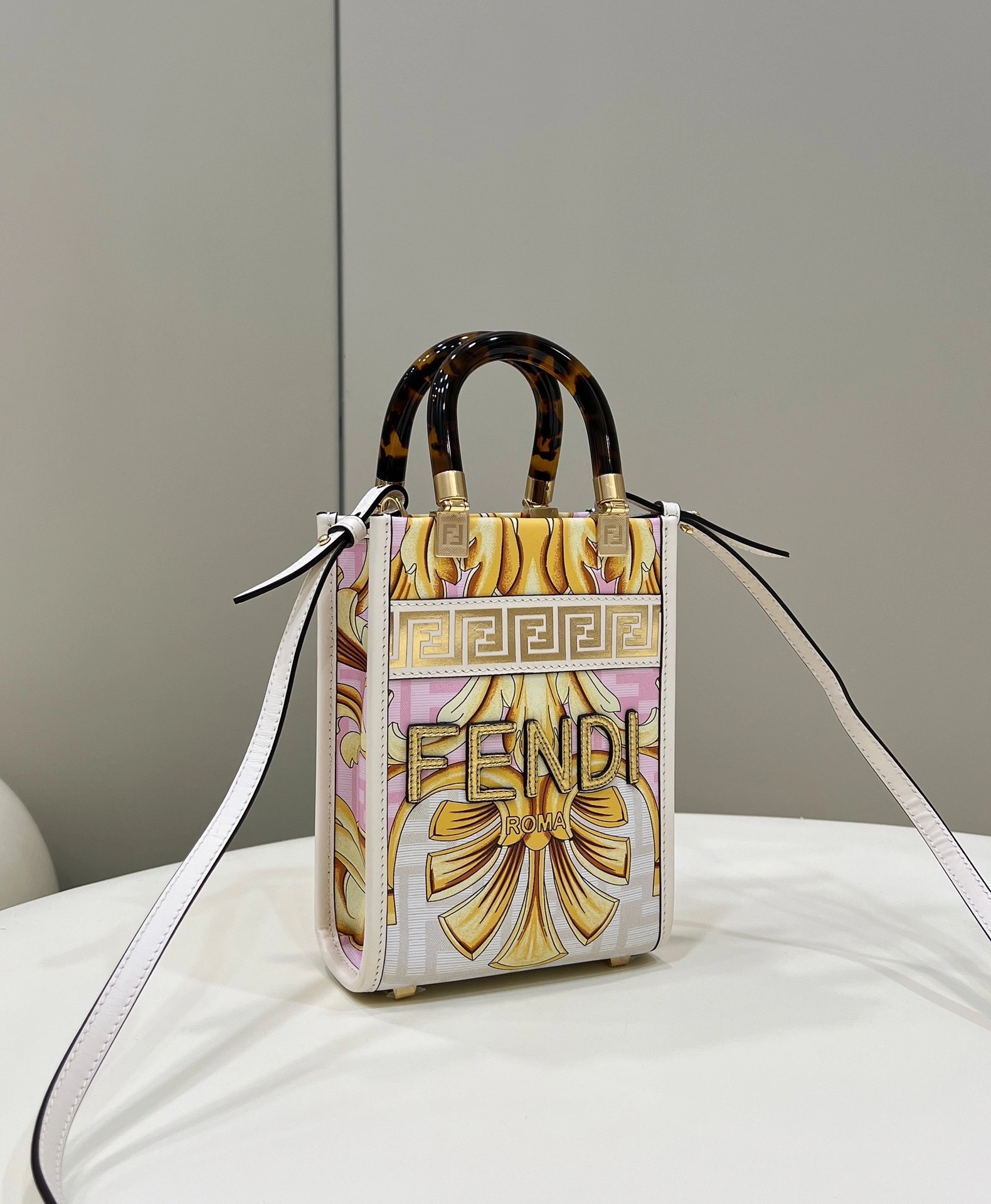 Vibrant Fendi Satchel Bags 76728