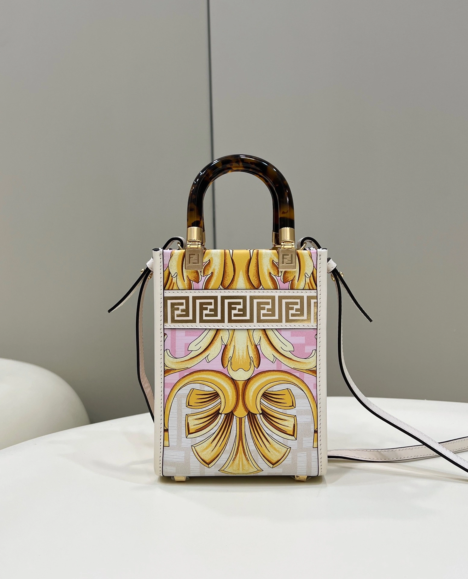 Vibrant Fendi Satchel Bags 76728