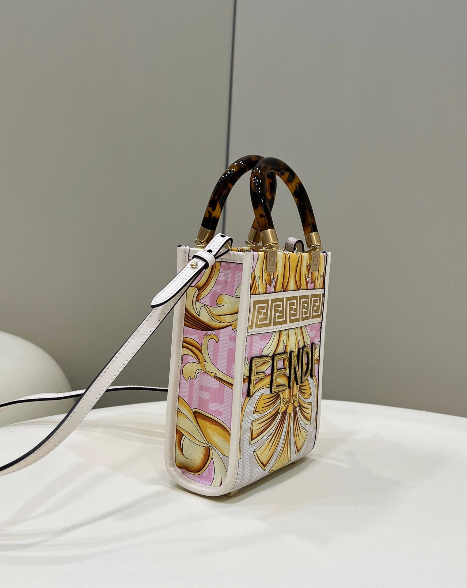 Vibrant Fendi Satchel Bags 76728