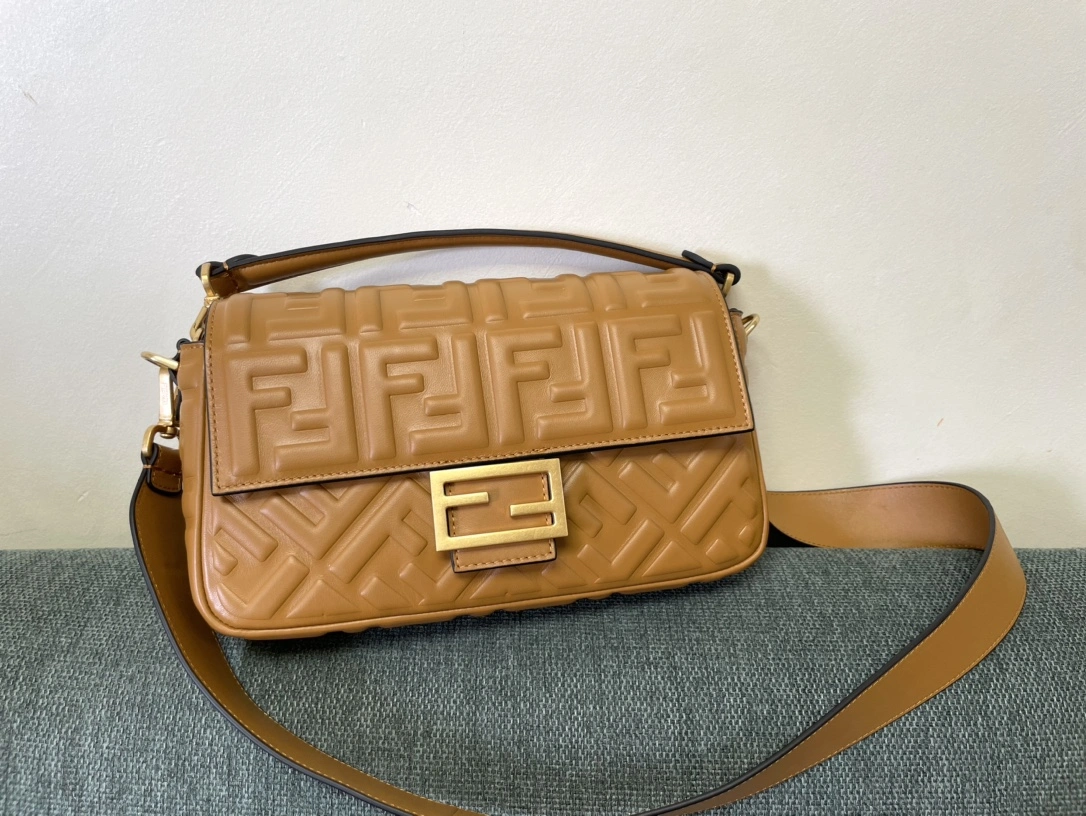 Fendi Satchel Bags Seasonal 76725