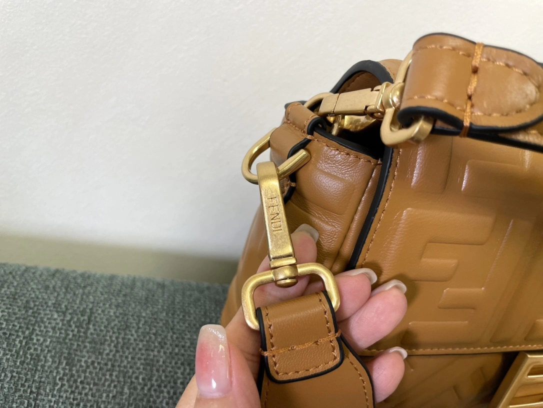 Fendi Satchel Bags Seasonal 76725