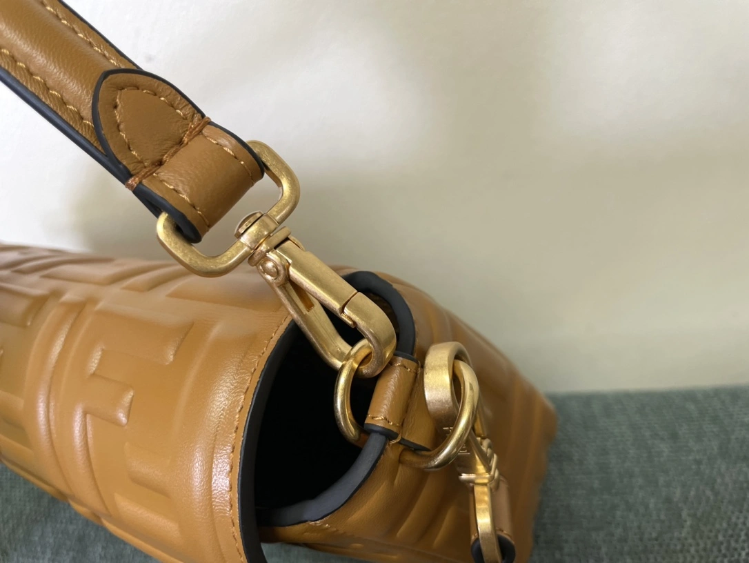 Fendi Satchel Bags Seasonal 76725
