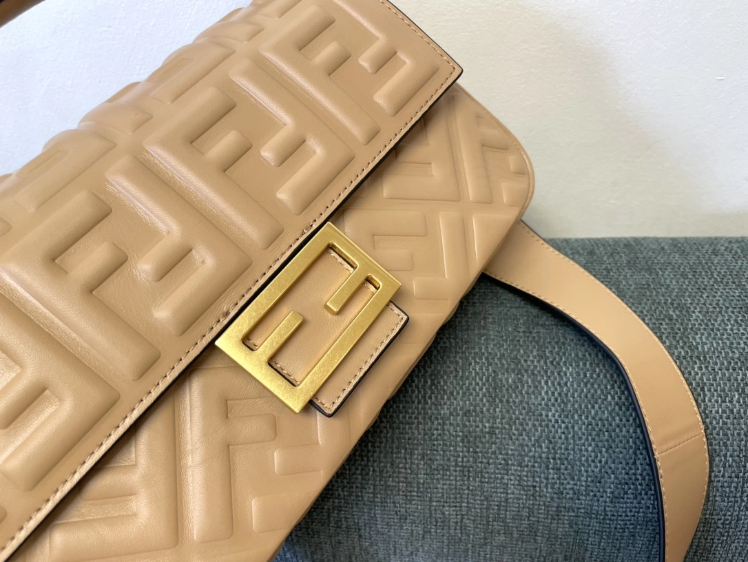 Tailored Fendi Satchel Bags 76702